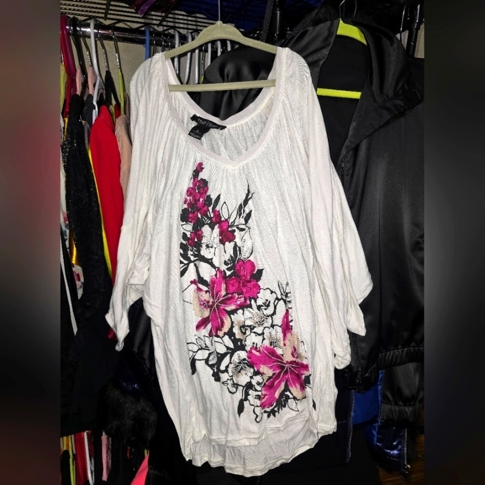 💋5/20 White house black market floral blouse small
